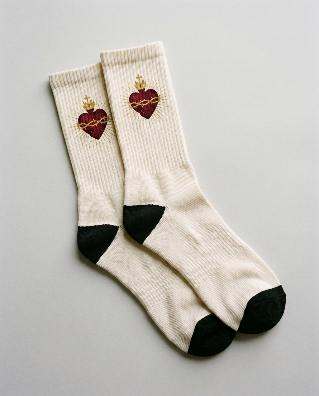 Calcetines del Sagrado Corazón, color crema — AMEN SOCKS