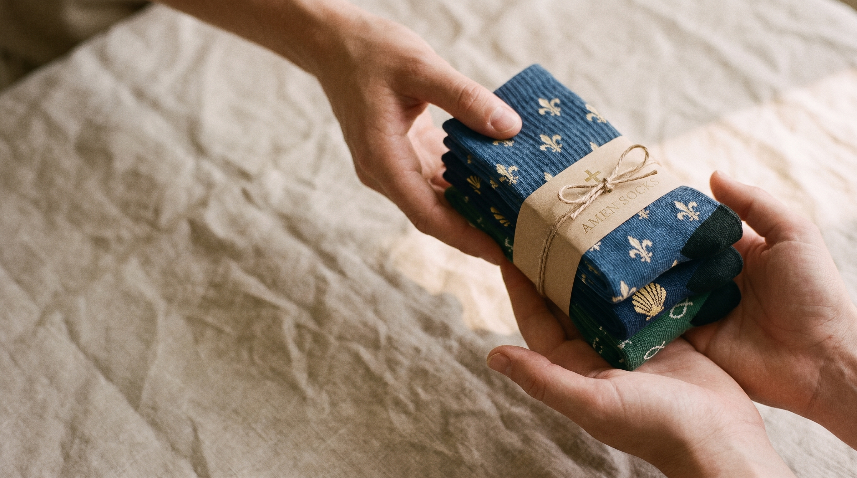 Seccion Regalo, entrega de un pack de calcetines AMEN SOCKS - regalo con significado